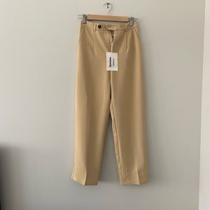 BNWT Mira Masa trousers